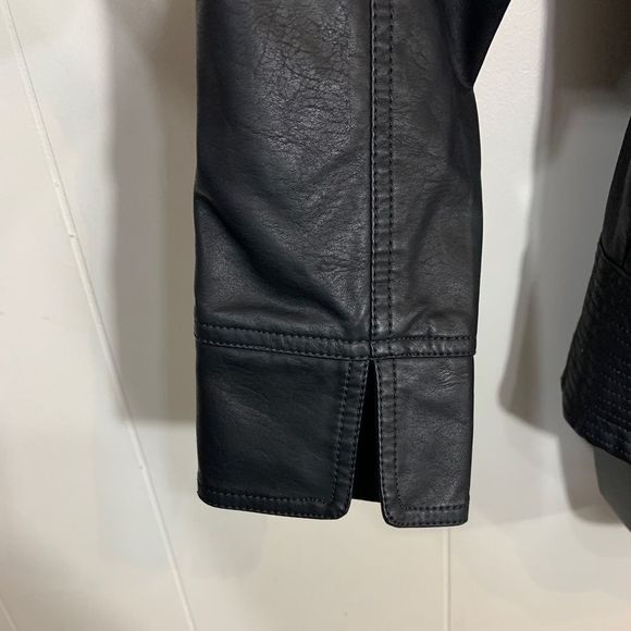 LA Coalition Faux Black Leather Biker Jacket with Ribbed Accents Large - Picture 2 of 6